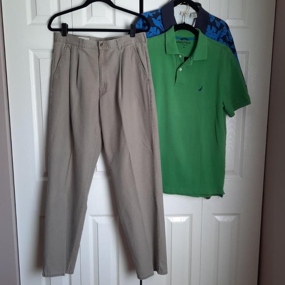 Men's L.L. Bean Pleated Tropic Weight Khaki Tan Chino Pants Size 33W / 32L - Picture 1 of 7